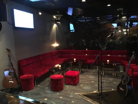 Friends＆Bar　Stage　castの写真