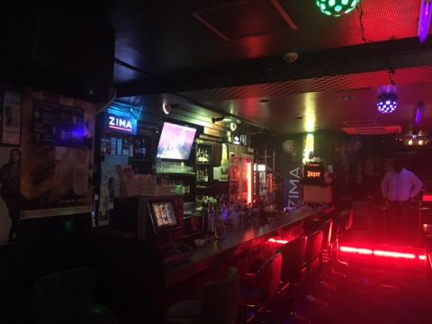 草加市のスナック LEO's Barの写真