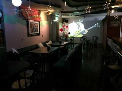 寒河江市のスナック C&B(チキンアンドビール)の写真