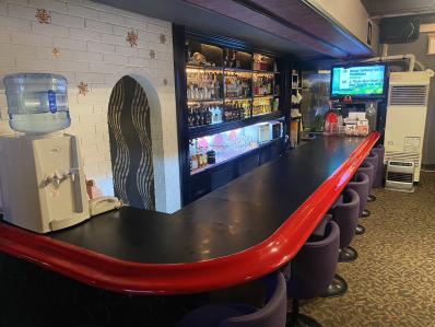 弘前市のスナック カラオケスナック<br>百桃　ももの写真